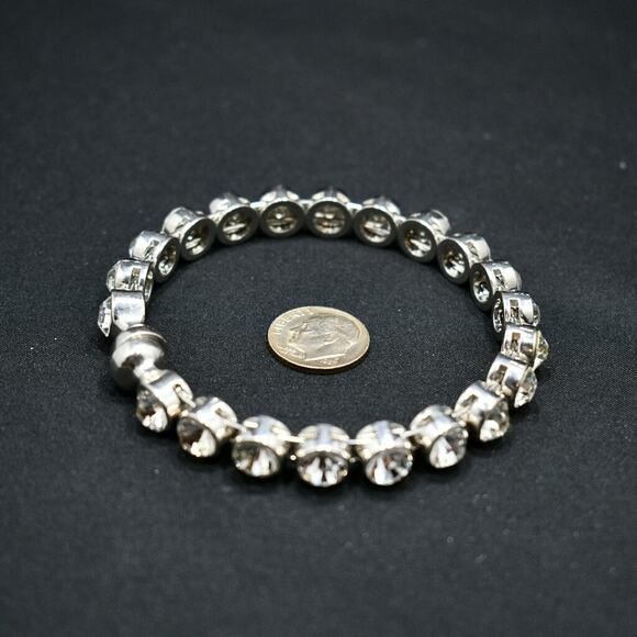 Clear Rhinestone Headlight Bracelet, Magnetic Clasp, 7 1/2 Inches - Picture 9 of 10